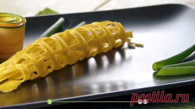 Пропускаем яйца через сито на сковороду. Вкуснейший завтрак за 5 минут!