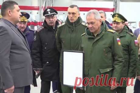 В Удмуртии Шойгу показали новые композитные материалы для дронов. Они существенно повышают живучесть БПЛА.