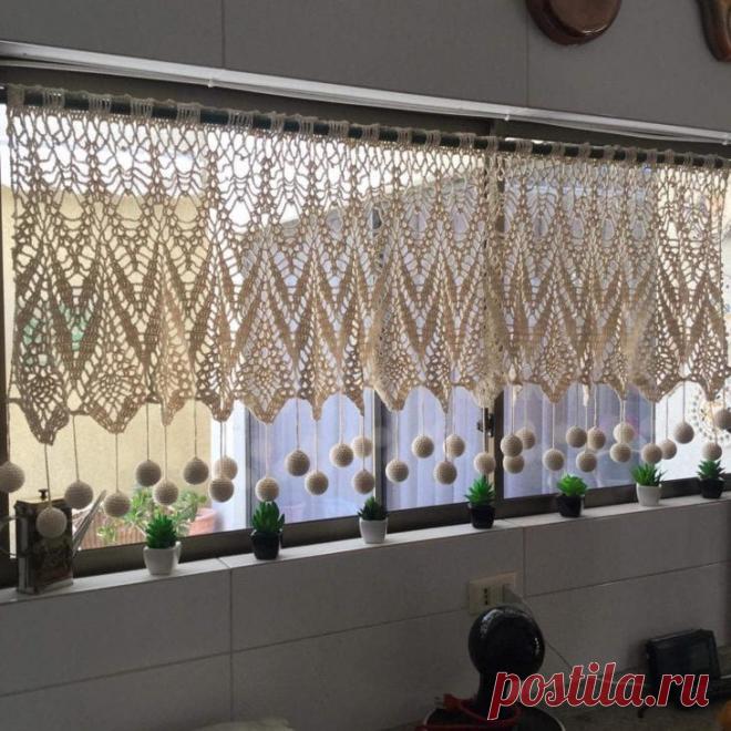 Рукодельные вязаные шторы
