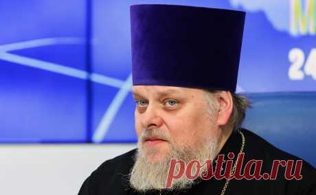Запрещенный в служении протоиерей Калинин допустил, что «совершил ошибку». Протоиерей Леонид Калинин, запрещенный Русской православной церковью в служении из-за ситуации вокруг иконы «Троица» Андрея Рублева, допустил, что совершил ошибку.