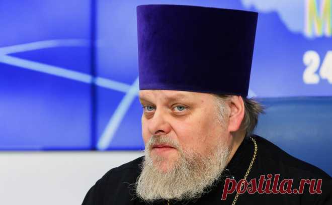 Запрещенный в служении протоиерей Калинин допустил, что «совершил ошибку». Протоиерей Леонид Калинин, запрещенный Русской православной церковью в служении из-за ситуации вокруг иконы «Троица» Андрея Рублева, допустил, что совершил ошибку.