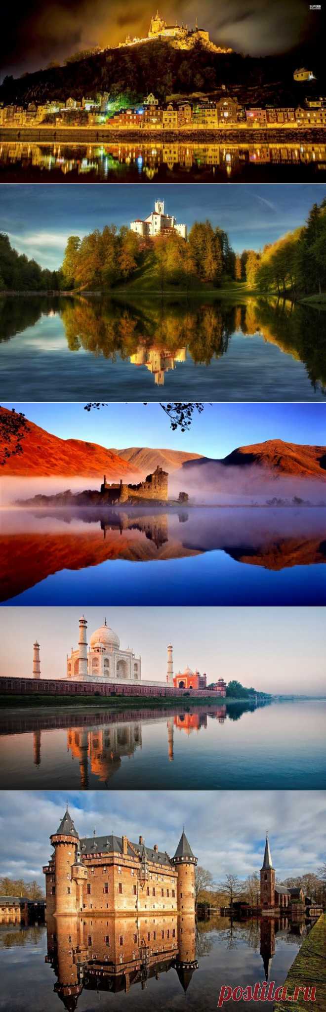 Отражение замков в воде.