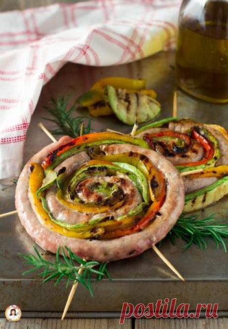 GIRELLE DI SALSICCIA e VERDURE da grigliare con zucchine e peperoni