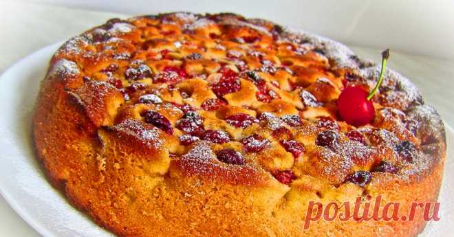 Пирог-сметанник. Очень быстро и вкусно! Пирог, рецепт которого я предлагаю вам, очень просто и быстро делается. И конечно же он безумно вкусный.