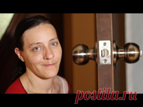 Как снять дверную ручку и поставить новую (КРУПНЫМ ПЛАНОМ)