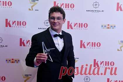 Режиссер фильма о Жириновском оценил шансы Кологривого сыграть политика. Режиссер биографического фильма о политике Владимире Жириновском Александр Баранов оценил шансы актера Никиты Кологривого сыграть главную роль в картине. Он отметил внешнее сходство артиста и лидера партии ЛДПР. Кастинг планируется провести в течение полутора-двух месяцев, сообщил Баранов.