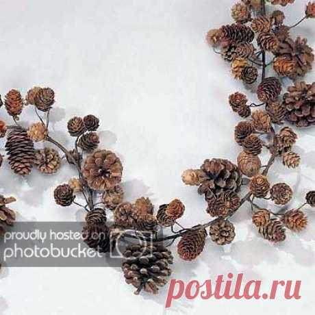 Поделки из шишек для украшения дома и улицы