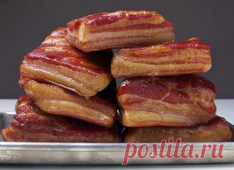 Как готовится варено-копченая грудинка в домашних условиях?