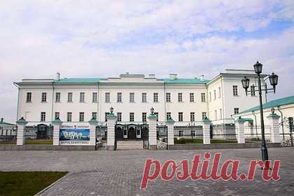 В Тобольске открылась выставка старинных предметов золотного шитья. В Тобольске открылась выставка «Золотная канитель» со старинными предметами золотного шитья XVIII — начала XX века. Об этом сообщается на сайте Тобольского историко-архитектурного музея-заповедника. На выставке можно будет увидеть множество старинных предметов — женские головные уборы, элементы церковного убранства.