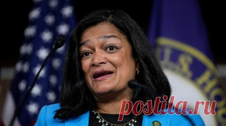 Конгрессвумен США Джаяпал оговорилась и заявила о вызванной Трампом эрекции. Член палаты представителей США Прамила Джаяпал оговорилась и сказала, что бывший президент Дональд Трамп «вызвал эрекцию». Читать далее