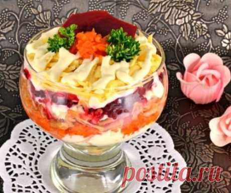 Сельдь под шубой с сыром и яблоком / Простые рецепты