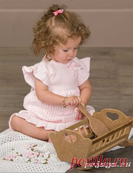 Платье и сарафан для девочек спицами или крючком