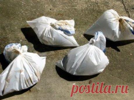 Чистим старые чугунные сковородки.