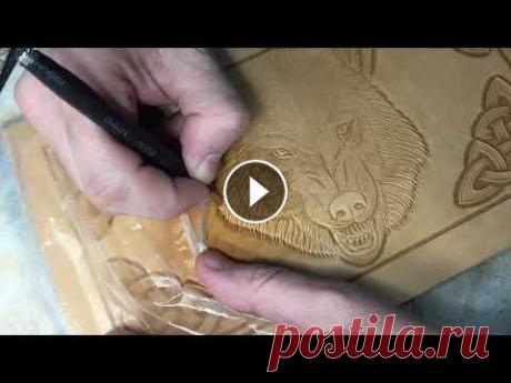 Процесс тиснения волка, Процесс тиснения по коже растительного дубления Процесс как теснить морду волка на сумке из натуральной кожи растительного дубления. Процесс тиснения шерсти животного. Мастерская Finistleathercraft ...