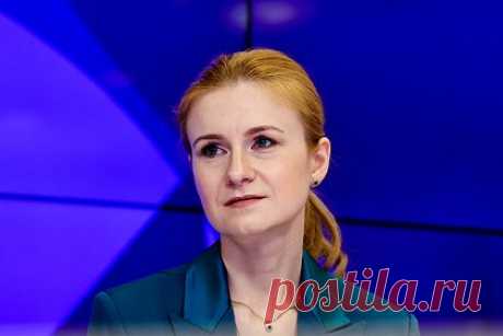 В России отреагировали на решение Латвии депортировать незрячую пенсионерку. Россия готова помочь незрячей соотечественнице, которую власти Латвии решили депортировать из страны, заявила член комитета Госдумы по международным делам Мария Бутина. Ранее посольство России в Риге сообщило, что власти Латвии решили депортировать из страны 72-летнюю пенсионерку за незнание языка.