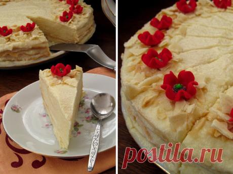Наполеон с пломбиром - тонюсенькие коржи, изумительно вкусный крем...это сказка!