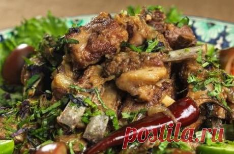 Ребрышки бараньи с луком в казане / Простые рецепты