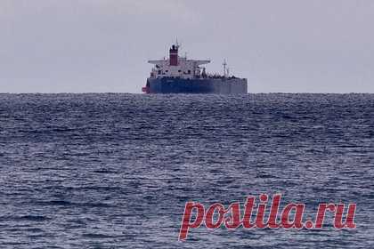 В Кремле оценили влияние мер ОПЕК+ на мировой нефтерынок. Влияние решений стран-участниц ОПЕК+ на мировой нефтяной рынок носит отложенный характер. Координация России с партнерами по сырьевой сделке продолжится, заявил пресс-секретарь президента РФ Дмитрий Песков. Его слова приводит «Прайм». Песков призвал не ждать моментального эффекта от сокращения суточной нефтедобычи.