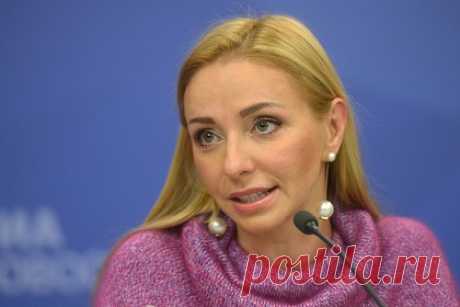 Навка назвала условие МОК для допуска россиян к турнирам шантажом и хамством. Олимпийская чемпионка в танцах на льду Татьяна Навка прокомментировала заявление президента МОК Томаса Баха о допуске россиян к турнирам. «Это чистой воды шантаж. Они говорят о том, что находятся &quot;вне политики&quot;, и просят вовлекать спортсменов в политику. Это просто хамство», — сказала Навка.