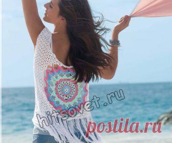 Майка крючком - Хитсовет Майка крючком. Модная летняя майка с ажурным кругом на спине крючком для девушки с бесплатным описанием и схемами вязания.