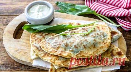 Сырные лепешки с зеленью и мацони
