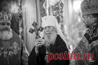 Умер бывший митрополит Санкт-Петербурга. Бывший митрополит Санкт-Петербургской епархии Владимир Котляров скончался на 93-м году жизни. Митрополит Владимир родился 27 мая 1929 года в Актюбинске. В 2004-м священнослужитель участвовал в возвращении в Россию из США Тихвинской иконы Божией Матери.