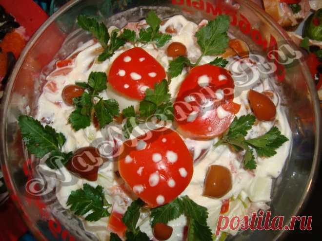 Куриный салат с грибами 