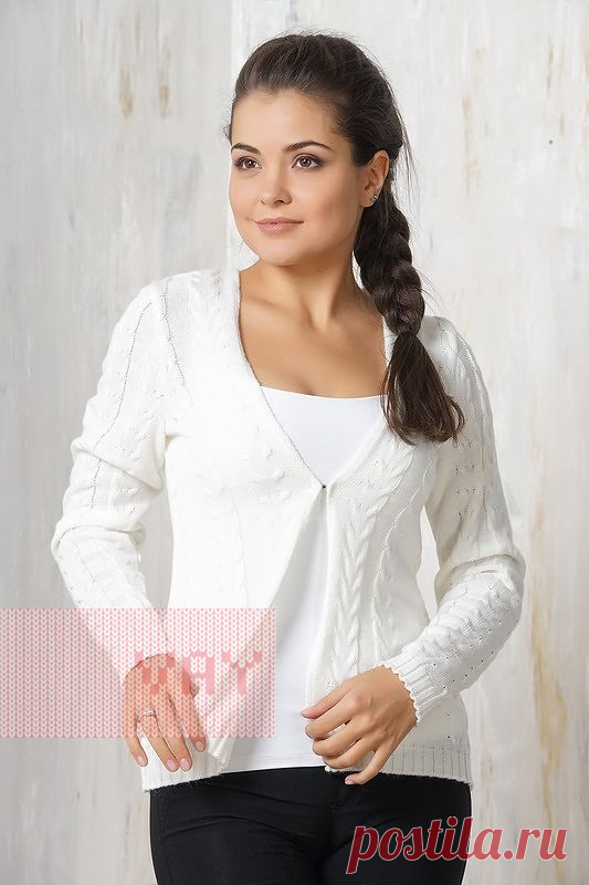 Вязаные кофты от марки VAY. Вязаные кофты для женщин VAY (артикул 1423), цветовое решение молоко. Ещё больше вязаных кофт из шерсти марки ВЭЙ на наших сайтах. Официальное представительство бренда VAY: купить в розницу в магазине Согревай.ру https://www.sogrevay.ru, оптовые закупки на Ньювэй.ру https://www.newvay.ru.