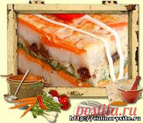 Блюдо для банкета -  Рыбный торт с овощами и черносливом