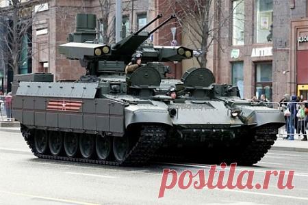 Демонстрация новинок техники 9 мая дает пищу к размышлению