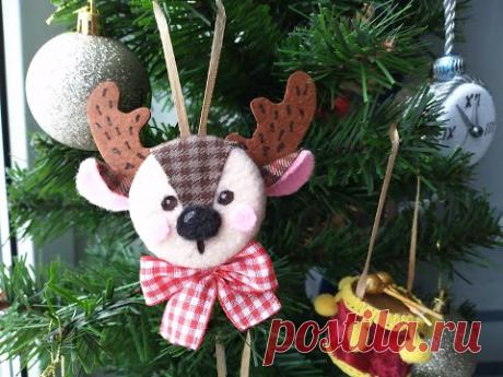 Елочные игрушки из пластиковых крышек/Christmas remake of plastic caps.