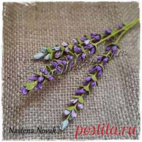 Мастер-класс Лаванда. #МКлаванда #творчество #фоамиран
Веточки получаются очень реалистичными - используется несколько оттенков фиолетового, серо-голубой и зеленый цвета. Очень мелкая работа и потребуется немало терпения и…