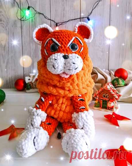 PDF Пижамница Тигр крючком. FREE crochet pattern; Аmigurumi animal patterns. Амигуруми схемы и описания на русском. Вязаные игрушки и поделки своими руками #amimore - плюшевый тигр, большой тигренок из плюшевой пряжи, пижамница, котик, кот, кошечка, кошка, котенок.