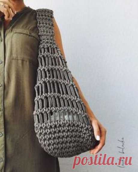 Хорошего всем дня  Я коротко и по делу некогда писать ‍♀️  •••••••••••••••••••••••••  Чехол для телефона разыграю в субботу утром   •••••••••••••••••••••••••••••  Да, данная модель сумки доступна к заказу  пишите в Директ !  •••••••••••••••••••••••••••••••  19 июля вяжем новую модель юбки( детская и взрослая версии). Запись в школе   •••••••••••••••••••••••••••••••  Все! Ушла с головой в четверг  пусть он продуктивным