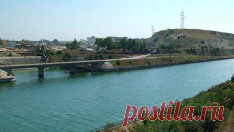 Немецкая баржа с удобрениями затонула в Дунае. В реке Дунай на границе Сербии и Хорватии ушла на дно немецкая баржа Lola 5, которая перевозила тысячу тонн азотных удобрений. Об этом пишет сербский портал РТС. По данным журналистов, инцидент произошел около 00:00 по местному времени ...