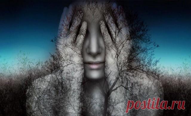 Заговор «Простить обидчика»

Если вас незаслуженно обидели, и вы никак не можете успокоиться из-за несправедливых упреков, то возьмите стакан воды и размешайте в нем деревянной ложкой (можно прутиком) щепотку соли. В это время говорите

«Не соль размешиваю – обиду с водой смешиваю. Не соль в воде растворяется — обида из души изгоняется. Да будет так».

Затем левой рукой вылейте жидкость в канализацию, а еще лучше – под сухое дерево или пень со словами:

«Вернула, возвращаю с водой-солью».