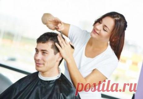 Почему жене нельзя стричь мужа? Не все мужчины торопятся в парикмахерскую, когда им нужно постричься. Мужские стрижки считаются довольно простыми, поэтому в некоторых случаях представители сильного пола предпочитают доверить ножницы...