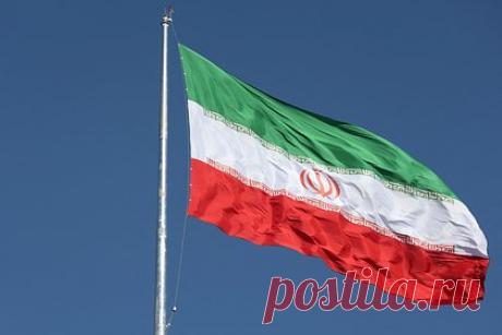 Израиль уличил Иран в торговле оружием с 50 странами. ИРИ в данный момент ведет переговоры по торговле оружием с 50 странами, заявил глава минобороны Израиля Йоав Галант. «Иранский режим больше не является &quot;местным поставщиком&quot; своим протеже на Ближнем Востоке», — сказал он, добавив, что экспорт включает БПЛА и высокоточные системы вооружений более чем в 50 стран мира.