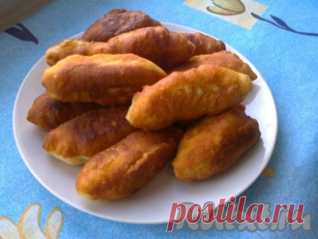 Жареные пирожки с мясом на чудо-тесте из кефира - рецепт с фото Жареные пирожки с мясом готовить легко и быстро. Они получаются очень мягкими и воздушными, с замечательными пупырышками, а тесто не требует много времени для подхода. Пирожки получаются сытными, их можно брать с собой в дорогу, на дачу, а можно кушать вместе с первыми блюдами или просто с ...