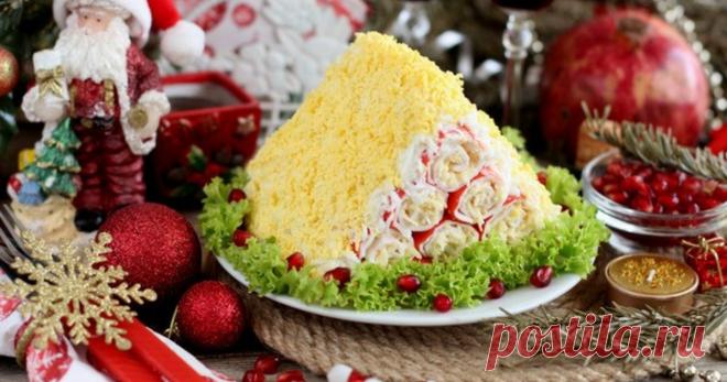 Салат «Монастырская изба» из крабовых палочек 

Десерт с названием 