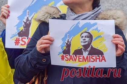 В Минюсте Грузии рассказали о политическом будущем Саакашвили. Экс-президент Грузии Михаил Саакашвили не может быть членом какой-либо партии, так как у него нет гражданства страны. Об этом заявил министр юстиции республики Рати Брегадзе. «У него нет права на членство в политической партии, он не может быть председателем политического объединения», — сказал он