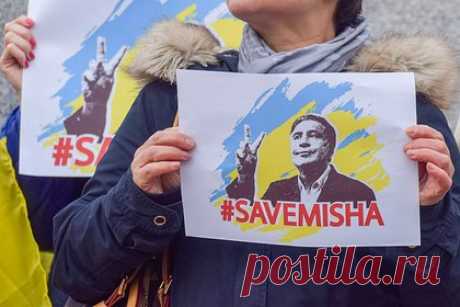 В Минюсте Грузии рассказали о политическом будущем Саакашвили. Экс-президент Грузии Михаил Саакашвили не может быть членом какой-либо партии, так как у него нет гражданства страны. Об этом заявил министр юстиции республики Рати Брегадзе. «У него нет права на членство в политической партии, он не может быть председателем политического объединения», — сказал он