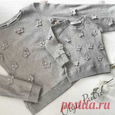 В продолжении, свитшоты в стиле Family look. 
Выполнены из трикотажа в рубчик с объемными цветочками.
Под заказ возможно любого цвета  и размера.
Взрослый = 3000₽
Детский = 1700₽
По всем вопросам пишите в watsapp ,direct, viber 89117545710
❄❄❄❄❄❄❄❄❄❄❄❄❄❄❄❄ #шапки #шарф #украшения #аксессуары #ручнаяработа #мода #fashion #свитшот #кофта #скидка #платья #одежда #подарок #наряды #снуд #зима #рукавицы #митенки  #дети #familylook #кардиган #пальто #юбка #дом2 #giveaway #трикота...