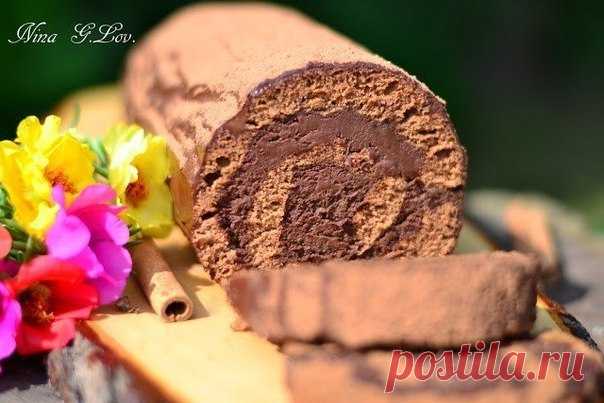 Безумно вкусно! Шоколадный рулет «Трюфель» (Truffle) Рулет получился очень вкусным, шоколадным, вкус настоящих трюфельных конфет. Еще по желанию в крем или в пропитку (заварной кофе) можно добавить немного алкоголя, коньяка или бренди, уже на ваше усмот…