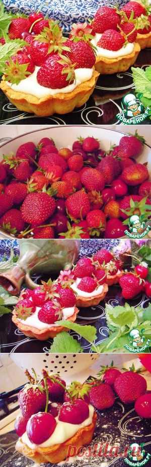 Корзиночки миндальные с сезонными ягодами - кулинарный рецепт