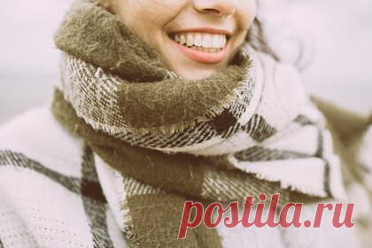 Журналистка раскрыла главные модные тренды зимы. Редактор модного портала Who What Wear Юсра Сиддики раскрыла главные тренды зимы 2022 года. Журналистка объяснила, что в новом сезоне в образе приветствуется комфорт и удобство, и посоветовала обратить внимание на трикотажные комплекты, состоящие из свитера и брюк. Они подходят и для дома, и для прогулок на улице.