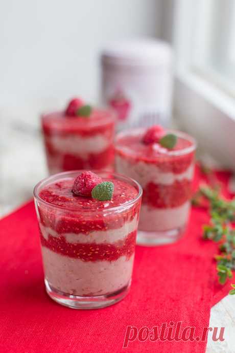 Кулинарный рецепт: Овсяные хлопья с ягодным пюре "Raw Porridge"
