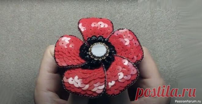 Цветок из пайеток