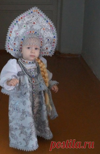 Мама сшила костюм на утренник! Как Вам такая барышня?)