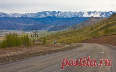 Хакасия. Трасса М-54
Участок трассы М-54 от Абакана, столицы республики Хакасии, до Кызыла и дальше до границы с Монголией известен под историческим названием Усинский тракт. Дорога пролегает через первозданно дикие, практически не тронутые человеком Саянские горы... | 10 самых красивых дорог России • НОВОСТИ В ФОТОГРАФИЯХ